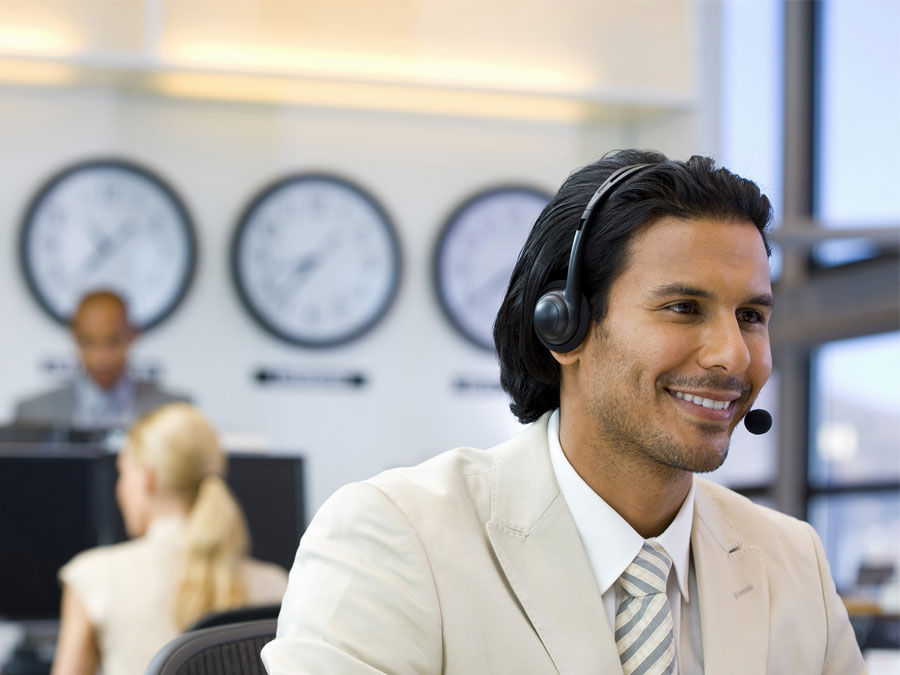 customer support agent in call center world clocks