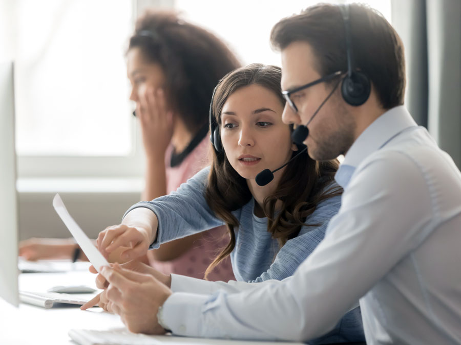 call center team leader coaching customer service agent