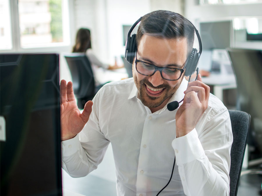 call centers in the Philippines persuasive sales rep talking to customer in contact center