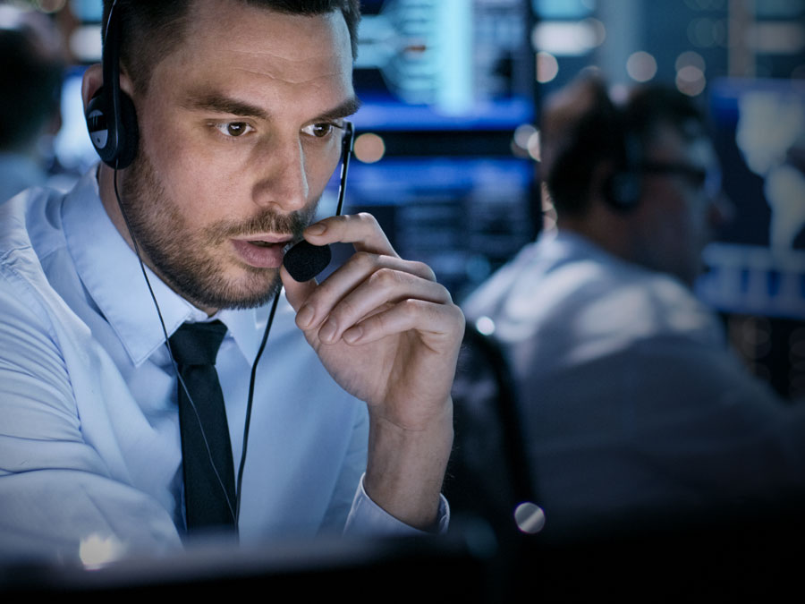 call center agent vs technical support