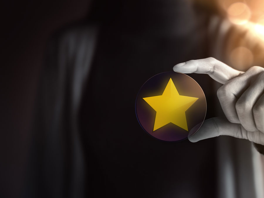 technical support gamification boosting cx customer experience hand holding star