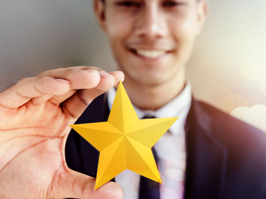 customer service on social media customer support expert model employee holding star