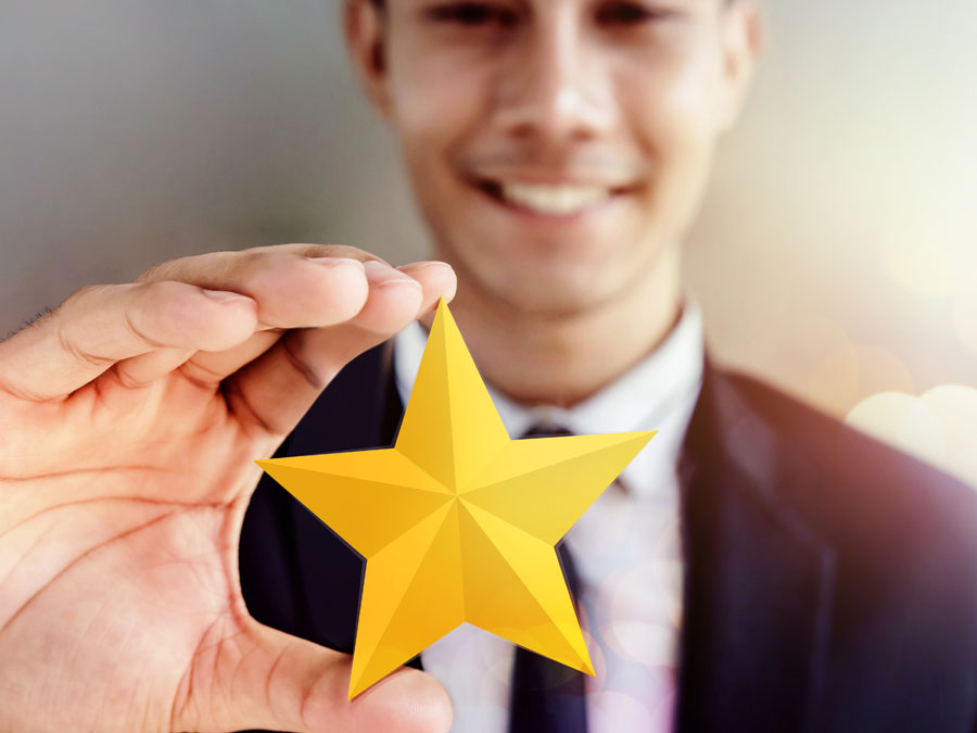 customer service on social media customer support expert model employee holding star