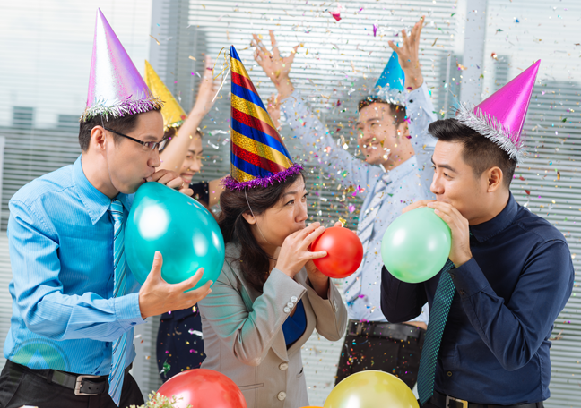 creative-team-fun-activity-party-blowing-balloons