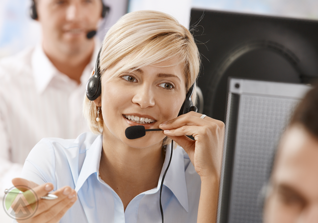 femal-customer-service-agent-speaking-to-customer-over-phone
