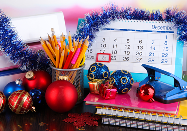 festive-office-table-with-pencils-calendar