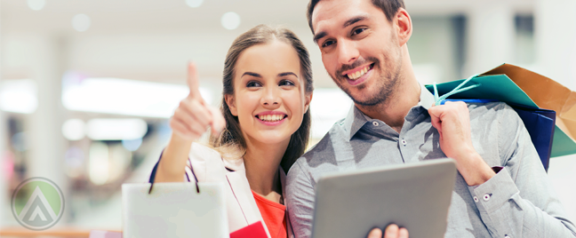 couple-shopping-with-tablet