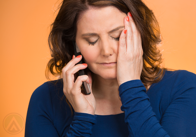 worried-woman-in-phone-call