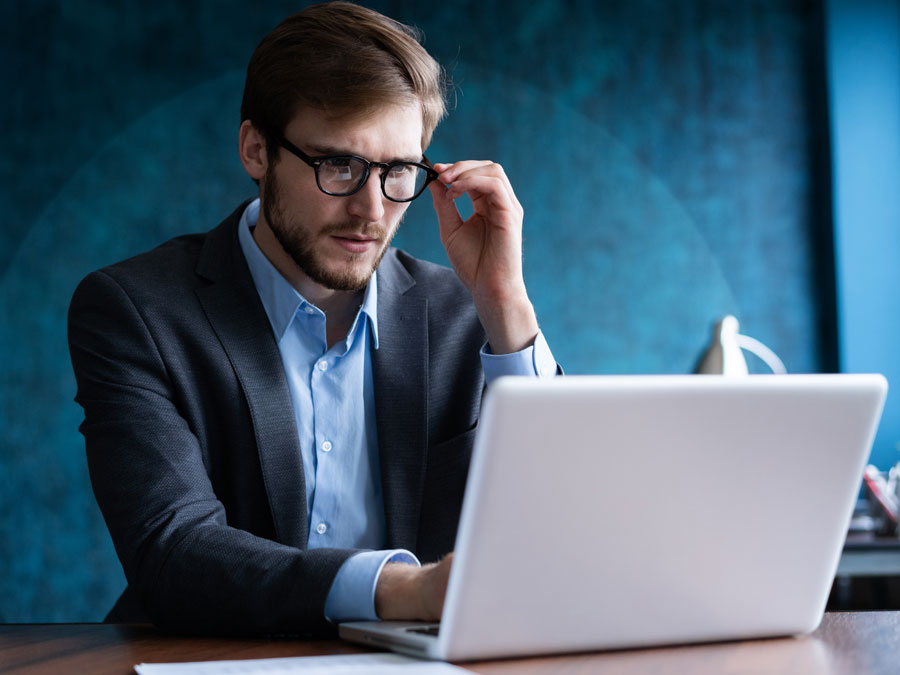 great customer service emails non voice CX agent analyzing customer data