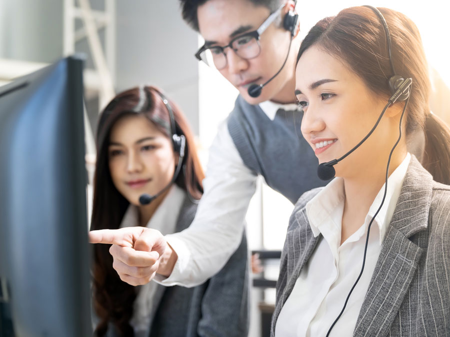 customer support agent in call center training