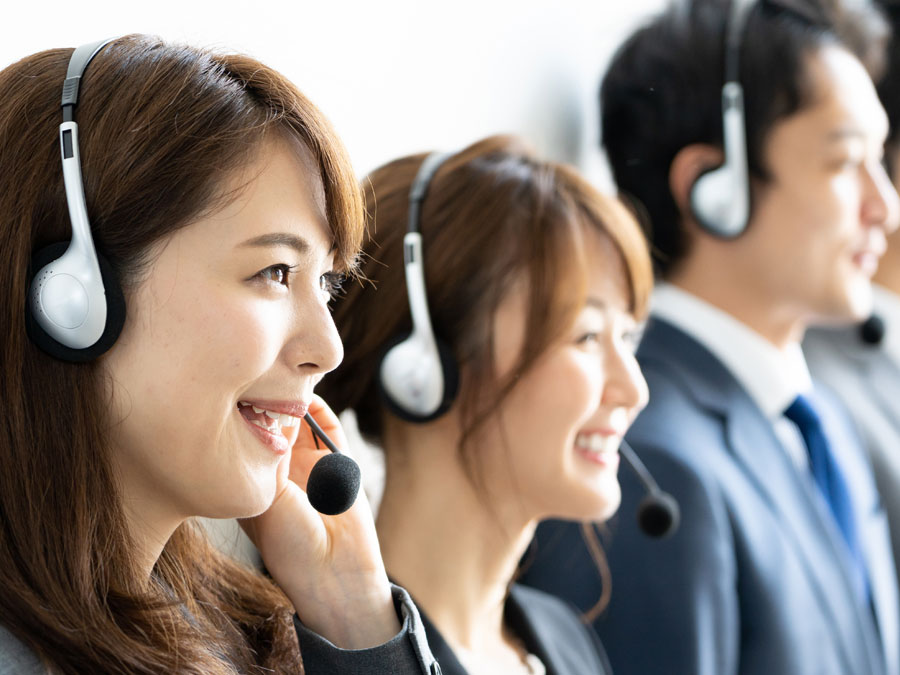 call center group in customer support office