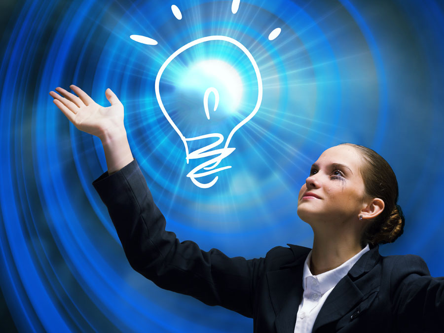 how to ask the right questions in a call center depiction CX agent with bright idea lightbulb