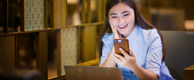 Engage proactively with website visitors through customer support