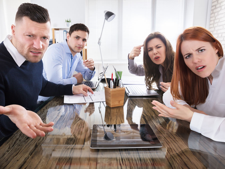 call center as a toxic workplace with disagreeing coworkers