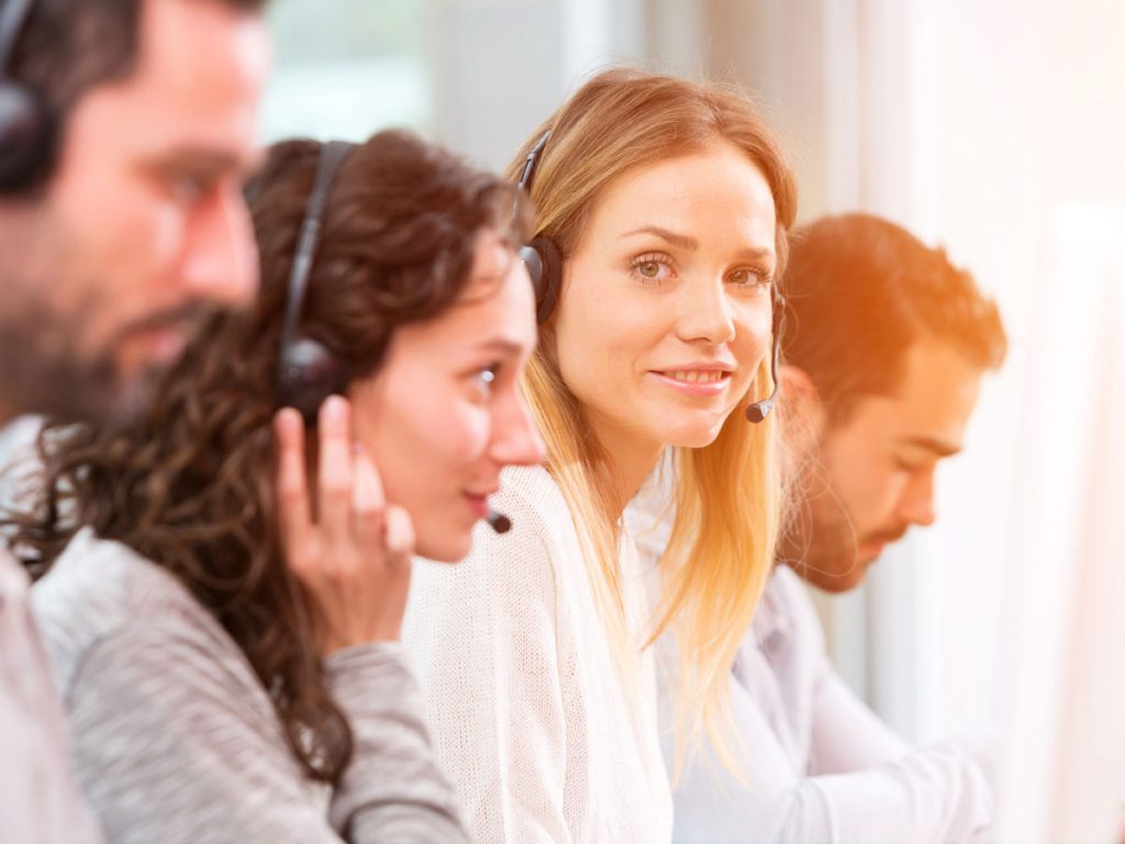 call center team providing customer support for an ecommerce business 