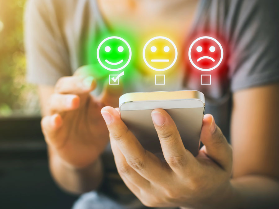 social media customer service satisfying cx customer delight using phone