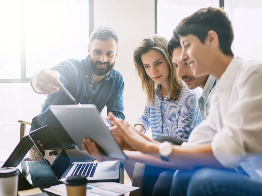 call center agents with team leader 