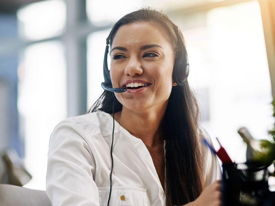 telemarketing agents speaking to prospect on the phone