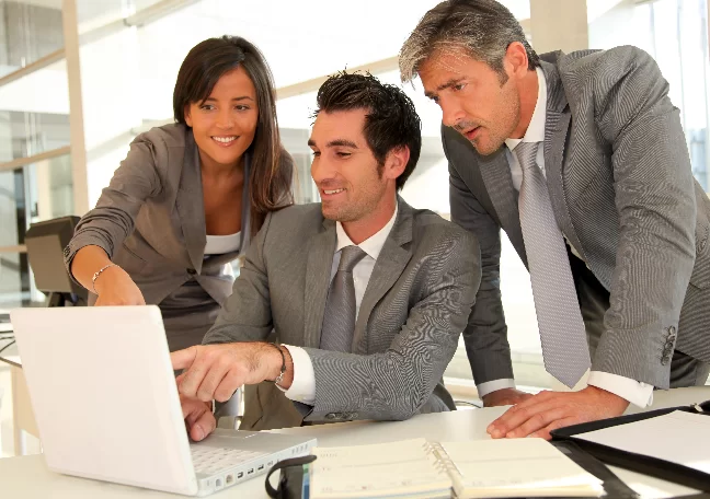 businessmen-call-center-agents-meeting