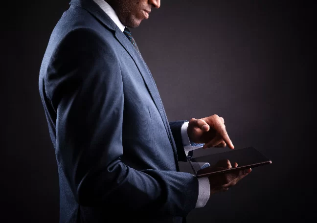 businessman-mobile-mind-shift